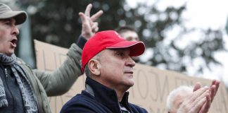Padre Djokovic si difende: “Posato inconsapevolmente con sostenitori Putin”