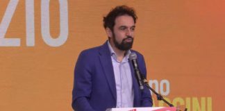 Pd, arriva Giarrusso: freddezza del comitato Bonaccini