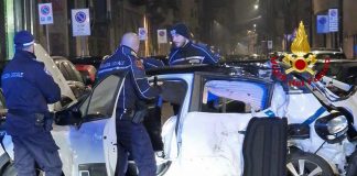 Milano, grave incidente tra due auto nella notte: 4 feriti