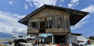 Terremoto Indonesia, scossa magnitudo 7.9: scatta allerta tsunami