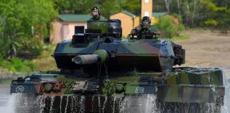 Ucraina, Germania invia 14 tank Leopard. Ira Russia