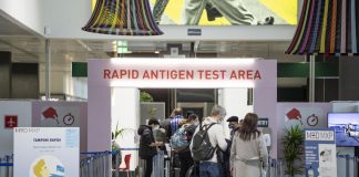 Covid Italia, voli da Cina: nei tamponi positivi non c’è variante Gryphon