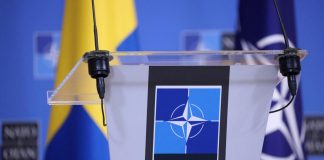 Ucraina, Nato: “Sostegno a lungo”. Russia cambia strategia