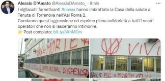 Roma, nuove scritte no vax contro i medici