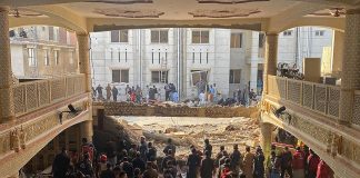 Pakistan, sale a 87 morti bilancio attentato moschea Peshawar