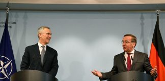 Ucraina, Nato: “Russia prepara nuova offensiva, dare armi pesanti a Kiev”