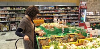 Prezzi, verso stangata da 2.435 euro a famiglia nel 2023