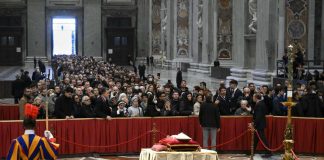 Benedetto XVI, omaggio del Papa: “Grande maestro di catechesi”