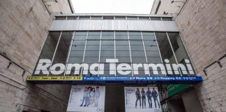 Turista accoltellata a Roma, pm: “Clochard pericoloso, potrebbe colpire ancora”