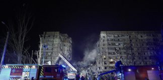 Ucraina, almeno 20 morti in raid russo su Dnipro: si scava tra le macerie