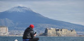 Maltempo Campania, prima neve sul Vesuvio: dalle 12 allerta arancione