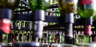 ‘Vino nuoce alla salute’, Lollobrigida: “Alert in etichetta scelta gravissima”