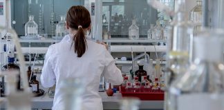 Roche, dati positivi per crovalimab nella EPN, una malattia rara