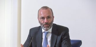 Ppe, Weber annulla evento in Italia per frasi di Berlusconi sull’Ucraina