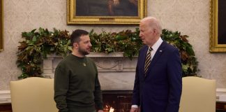 Biden a sorpresa a Kiev incontra il presidente ucraino Zelensky
