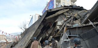 Nuova scossa di magnitudo 6.4 in Turchia
