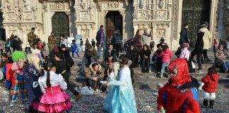 Carnevale, l’appello del pediatra: “No alle maschere di guerra”