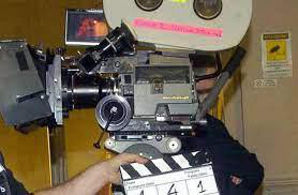 Ciak Cinematografico In Acrilico E Legno 20x19.5cm – Cancellabile, Resistente, Per Registi, Produzioni Video E Cosplay