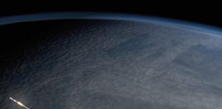 Spazio, 10 anni fa l’impatto della meteora Chelyabinsk sulla Russia: ferite 1.500 persone