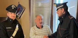 Anziano derubato non ha i soldi per arrivare a fine mese: i Carabinieri gli fanno la spesa