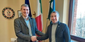 Carabiniere in pensione salva la vita a un giovane artigiano con il defibrillatore della scuola media di Marmirolo Carabiniere in pensione salva la vita a un giovane artigiano con il defibrillatore della scuola media di Marmirolo