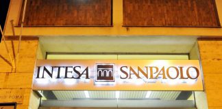Uscita ‘ordinata’ dalla Russia, l’effetto sui conti di Intesa Sp e Unicredit