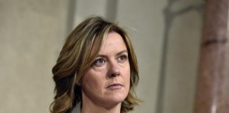 Lorenzin: ‘Urge ampliare screening epatite C, coinvolgere anziani’