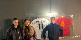 Stadio Olimpico celebra Mihajlovic, moglie Arianna: “E’ un onore”