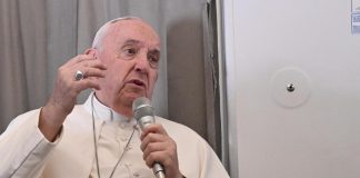 Ucraina, Papa: “Aperto a incontrare Zelensky e Putin”