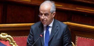 Migranti, Piantedosi: “Nuove norme su rimpatri, asilo e ingresso”