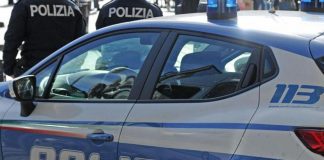 Perseguita, insulta e aggredisce l’ex fidanzata: arrestato 22enne
