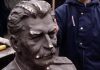 Ucraina, inaugurato busto Stalin a Volograd: “Nessun passo indietro come a Stalingrado”