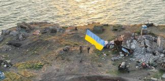 Ucraina, Russia bombarda Isola dei Serpenti
