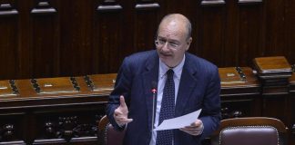 Scuola, Valditara: “Aumentare stipendi di tutti i docenti”