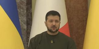 Ucraina, Zelensky: “Berlusconi? Nessuno gli ha mai bombardato casa”
