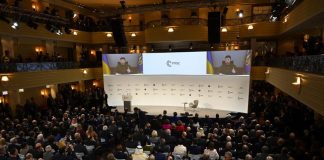 Zelensky: “Vittoria Ucraina e Kiev nella Nato, non ci sono alternative”