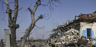 Ucraina sotto attacco: raid e missili su Kiev, Zaporizhzhia e Kharkiv