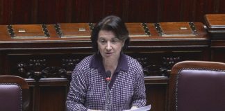 Roccella “Faremo legge contro utero in affitto”