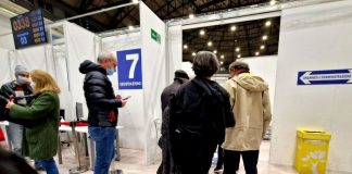 Covid, incidenza in calo. Una sola regione a rischio