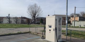 Viadana, nuova colonnina per la ricarica delle auto elettriche in Piazzale Baroni