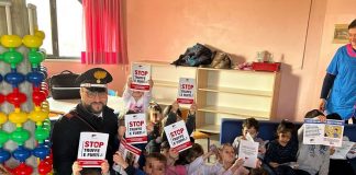 Piccoli investigatori alla scuola dell’infanzia con la visita del comandante dei carabinieri