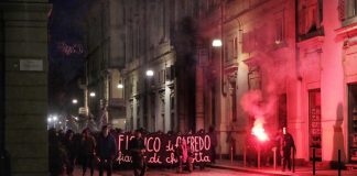 Cospito, tensione a corteo anarchici a Torino: lanciati lacrimogeni