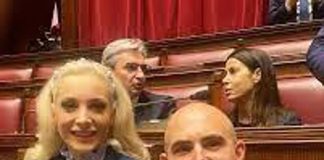 Forza Italia, l’azzurro Ferrante vicino a Fascina: “Partito non è diventato meloniana”
