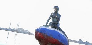 Sirenetta Copenhagen vandalizzata con colori bandiera Russia