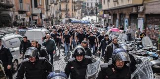 Napoli-Eintracht, tifosi tedeschi in città: tensione e corteo – Video