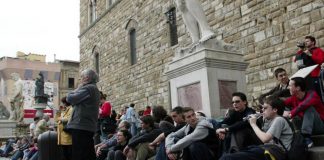 “Da NY a Firenze per studio: un incubo”, la denuncia di Stacia. E Amanda Knox replica