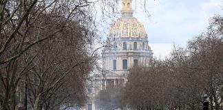 Francia, riforma pensioni: governo Macron affronta due mozioni di sfiducia