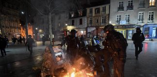 Francia, riforma pensioni: 169 arresti