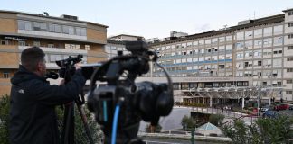 Papa Francesco ricoverato, notte tranquilla al Gemelli per il Pontefice