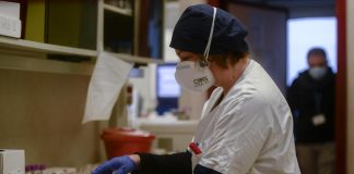 Long Covid, con Omicron molti meno rischi: lo studio